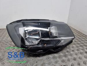 Gebruikte Koplamp rechts Volkswagen Transporter/Caravelle T6 2.0 TDI 150 4Motion Prijs € 130,00 Margeregeling aangeboden door Schaap & Bron
