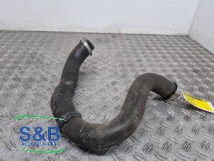 Gebruikte Intercooler Slang Peugeot 308 SW (L4/L9/LC/LJ/LR) 1.6 BlueHDi 120 Prijs € 28,99 Margeregeling aangeboden door Schaap & Bron