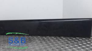 Gebruikte Sierlijst Renault Trafic New (FL) 2.5 dCi 16V 135 Prijs € 30,00 Margeregeling aangeboden door Schaap & Bron