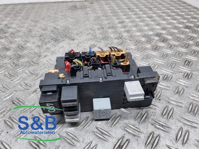 Gebruikte Boordcomputer Volkswagen Caddy III (2KA,2KH,2CA,2CH) 2.0 SDI Prijs € 50,00 Margeregeling aangeboden door Schaap & Bron