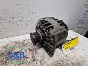 Gebruikte Dynamo Renault Trafic New (FL) 2.5 dCi 16V 135 Prijs € 40,00 Margeregeling aangeboden door Schaap & Bron