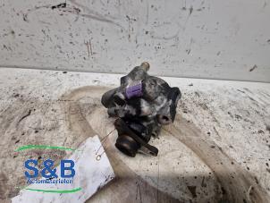 Gebruikte Pomp Servo Renault Trafic New (FL) 2.5 dCi 16V 135 Prijs € 60,00 Margeregeling aangeboden door Schaap & Bron