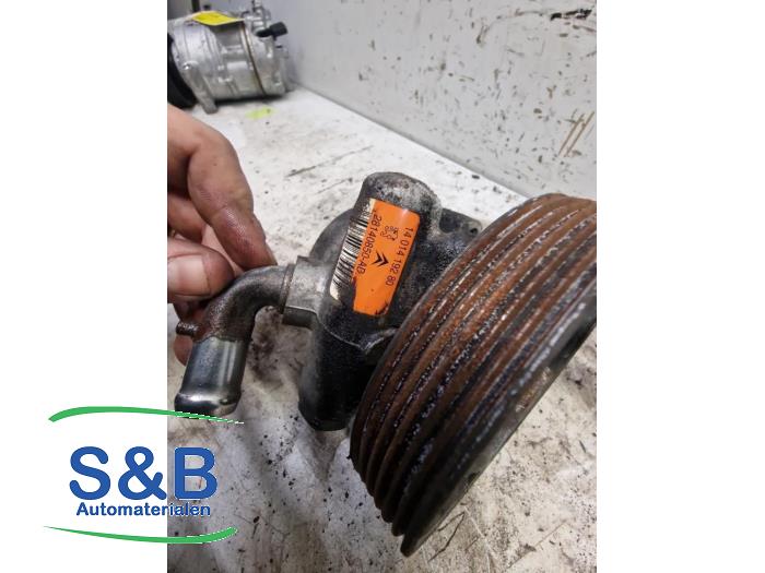 Stuurbekrachtiging Pomp van een Peugeot Bipper (AA) 1.4 HDi 2009