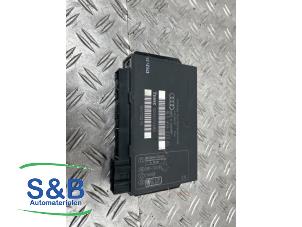Gebruikte Module Comfort Audi A4 Avant (B6) 2.4 V6 30V Prijs € 150,00 Margeregeling aangeboden door Schaap & Bron