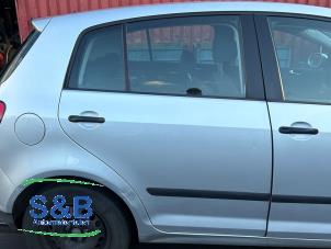 Gebruikte Deur 4Deurs rechts-achter Volkswagen Golf Plus (5M1/1KP) 1.6 FSI 16V Prijs € 90,00 Margeregeling aangeboden door Schaap & Bron