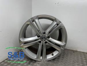 Gebruikte Velg Volkswagen Tiguan (5N1/2) 2.0 TSI 16V 4Motion Prijs € 225,00 Margeregeling aangeboden door Schaap & Bron