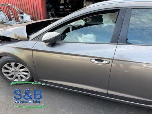 Gebruikte Spiegel Buiten links Seat Leon ST (5FF) 1.6 TDI Ecomotive 16V Prijs € 125,00 Margeregeling aangeboden door Schaap & Bron