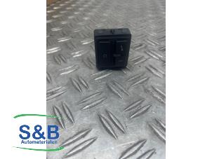 Gebruikte Schakelaar Volkswagen Golf VI (5K1) 1.2 TSI BlueMotion Prijs € 35,00 Margeregeling aangeboden door Schaap & Bron