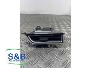 Gebruikte Luchtrooster Dashboard Tesla Model S 70 Prijs € 40,00 Margeregeling aangeboden door Schaap & Bron