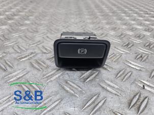 Gebruikte Handrem schakelaar Mercedes CLA Shooting Brake (117.9) 1.6 CLA-180 16V Prijs € 9,99 Margeregeling aangeboden door Schaap & Bron