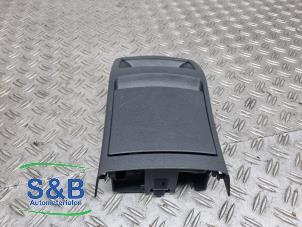 Gebruikte Asbak achter Mercedes CLA Shooting Brake (117.9) 1.6 CLA-180 16V Prijs € 14,99 Margeregeling aangeboden door Schaap & Bron