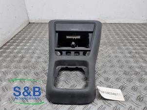 Gebruikte Opbergvak Volkswagen Golf Plus (5M1/1KP) 1.4 TSI 122 16V Prijs € 30,00 Margeregeling aangeboden door Schaap & Bron