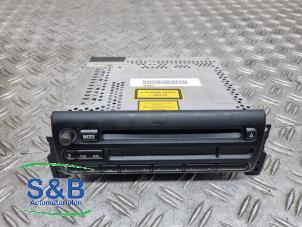 Gebruikte Radio CD Speler BMW Mini One/Cooper (R50) 1.6 16V One Prijs € 104,99 Margeregeling aangeboden door Schaap & Bron