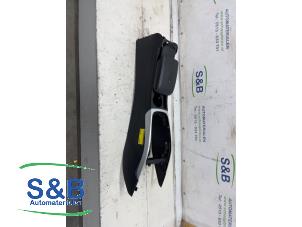 Gebruikte Armleuning Audi A4 Avant (B8) 1.8 TFSI 16V Prijs € 50,00 Margeregeling aangeboden door Schaap & Bron