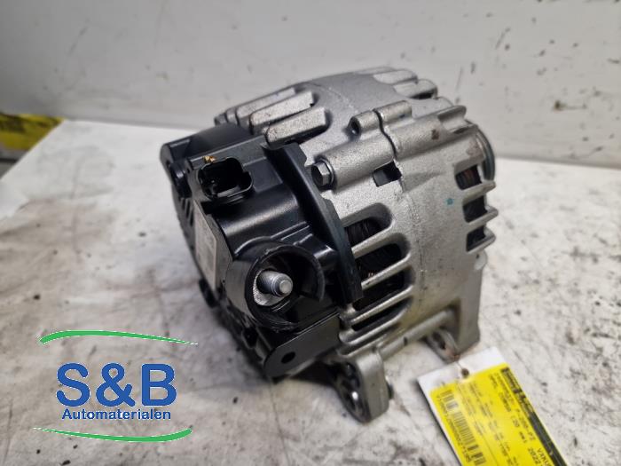 Dynamo van een Opel Corsa F (UB/UH/UP) 1.2 12V 75 2022
