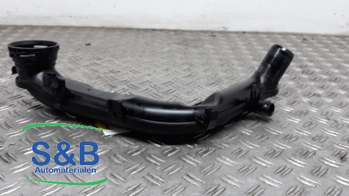 Gebruikte Intercooler Buis Volkswagen Polo VI (AW1) 1.0 TSI 12V Prijs € 20,00 Margeregeling aangeboden door Schaap & Bron
