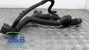 Gebruikte Radiateurslang Volkswagen Polo VI (AW1) 1.0 TSI 12V Prijs € 30,00 Margeregeling aangeboden door Schaap & Bron