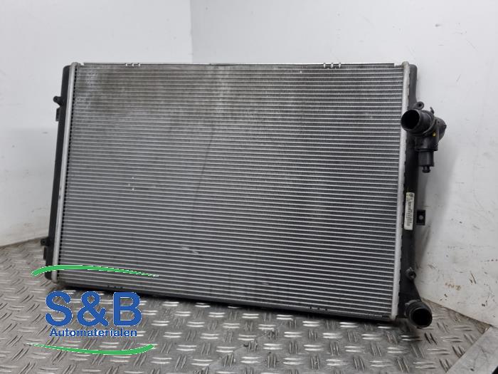 Gebruikte Radiateur Volkswagen Passat Variant (365) 2.0 TSI 16V Prijs € 69,99 Margeregeling aangeboden door Schaap & Bron