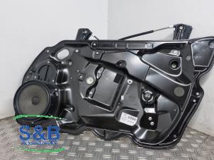Gebruikte Raammechaniek 4Deurs rechts-voor Volkswagen Passat Variant (365) 1.4 TSI 16V Prijs € 69,99 Margeregeling aangeboden door Schaap & Bron