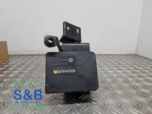Gebruikte ABS Pomp Volkswagen Polo IV (9N1/2/3) 1.4 16V Prijs € 75,00 Margeregeling aangeboden door Schaap & Bron