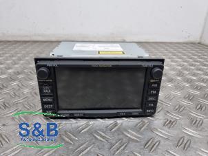 Gebruikte Display Multi Media regelunit Toyota Avensis Wagon (T25/B1E) 2.0 16V VVT-i D4 Prijs € 129,99 Margeregeling aangeboden door Schaap & Bron