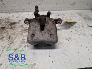 Gebruikte Remklauw (Tang) links-achter Toyota Avensis Wagon (T25/B1E) 2.0 16V VVT-i D4 Prijs € 20,00 Margeregeling aangeboden door Schaap & Bron