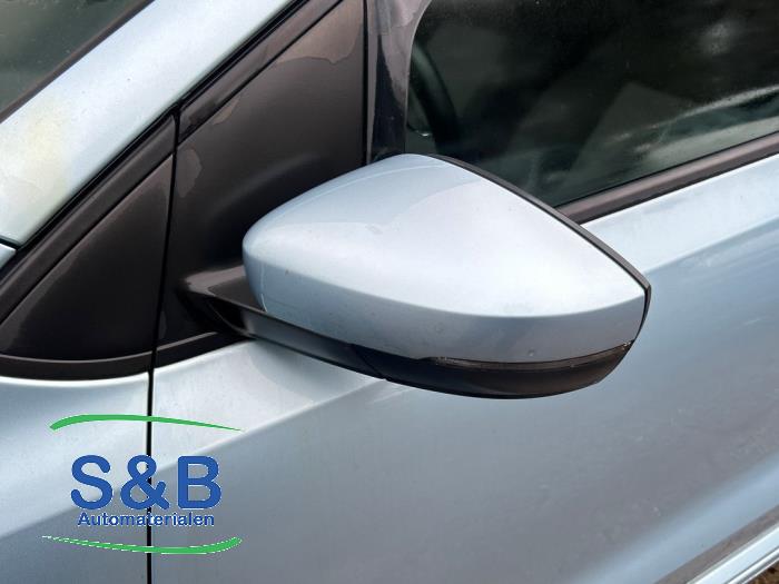 Buitenspiegel links van een Volkswagen Polo V (6R) 1.2 TDI 12V BlueMotion 2011