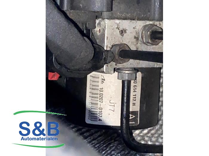 Gebruikte ABS Pomp Volkswagen Golf V Variant (1K5) 1.6 Prijs € 100,00 Margeregeling aangeboden door Schaap & Bron