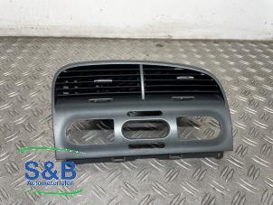 Gebruikte Luchtrooster Dashboard Seat Altea (5P1) 1.6 Prijs € 29,00 Margeregeling aangeboden door Schaap & Bron