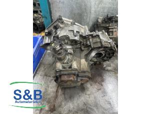 Gebruikte Versnellingsbak Volkswagen Transporter/Caravelle T4 2.4 D Prijs € 400,00 Margeregeling aangeboden door Schaap & Bron