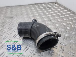 Gebruikte Intercooler Buis Volkswagen Transporter/Caravelle T6 2.0 TDI 150 Prijs € 24,99 Margeregeling aangeboden door Schaap & Bron