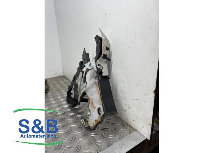 Distributiedeksel van een Volkswagen Polo V (6R) 1.2 TDI 12V BlueMotion 2011