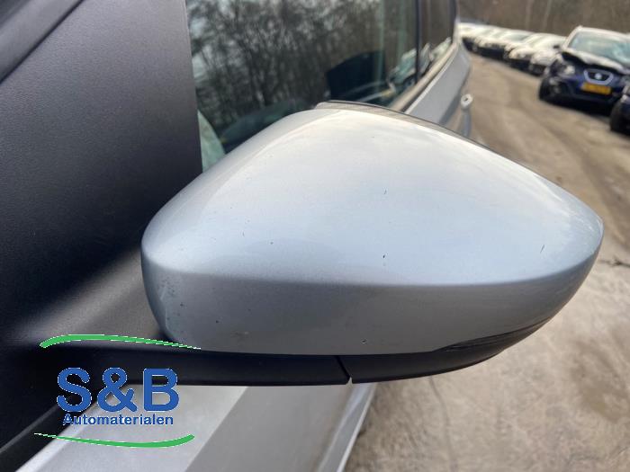 Buitenspiegel links van een Volkswagen Polo V (6R) 1.2 TSI 2012