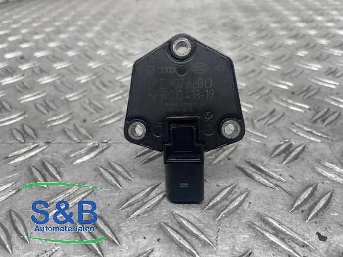 Gebruikte Olie niveau sensor Volkswagen Golf VII (AUA) 1.2 TSI 16V Prijs € 19,00 Margeregeling aangeboden door Schaap & Bron