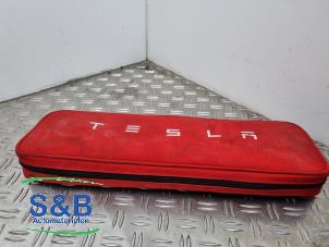 Gebruikte EHBO kit Tesla Model X 90D Prijs € 19,99 Margeregeling aangeboden door Schaap & Bron