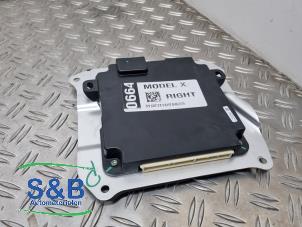 Gebruikte Deur module Tesla Model X 90D Prijs € 74,99 Margeregeling aangeboden door Schaap & Bron