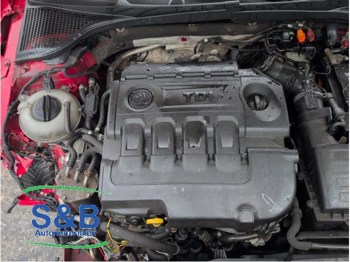 Motor van een Skoda Octavia Combi (5EAC) 1.6 TDI GreenTec 16V 2014