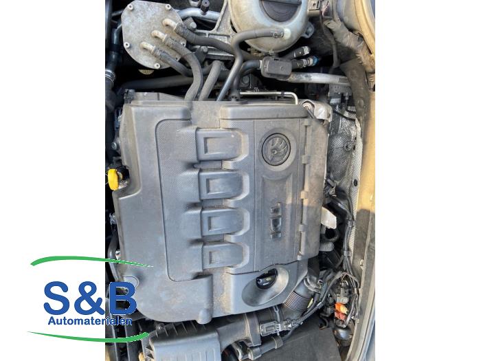 Motor van een Skoda Octavia Combi (5EAC) 1.6 TDI Greenline 16V 2014