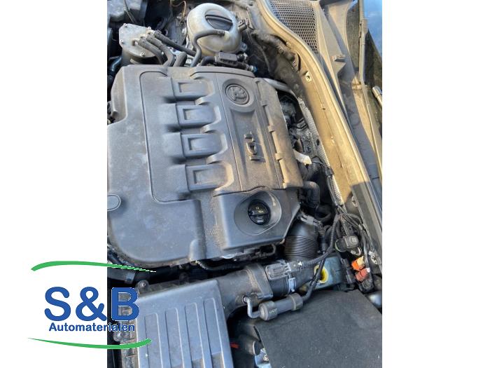 Motor van een Skoda Octavia Combi (5EAC) 1.6 TDI Greenline 16V 2014
