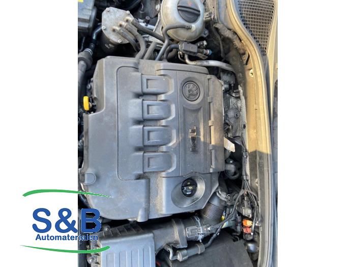 Motor van een Skoda Octavia Combi (5EAC) 1.6 TDI Greenline 16V 2014