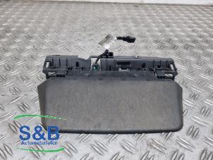 Gebruikte Extra Remlicht midden Renault Arkana (RJLL) 1.6 E-Tech 145 16V Prijs € 59,99 Margeregeling aangeboden door Schaap & Bron