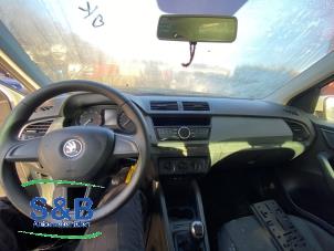Gebruikte Airbag set + dashboard Skoda Fabia III Combi (NJ5) 1.0 12V Greentech Prijs € 880,00 Margeregeling aangeboden door Schaap & Bron