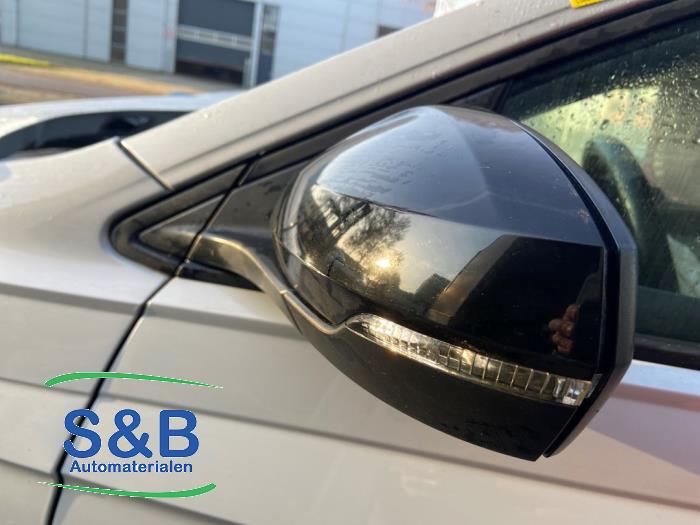 Buitenspiegel links van een Volkswagen Polo VI (AW1) 1.0 12V BlueMotion Technology 2018