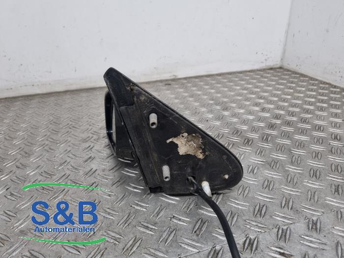Buitenspiegel links van een Volkswagen Polo III (6N2) 1.4 16V 75 2001