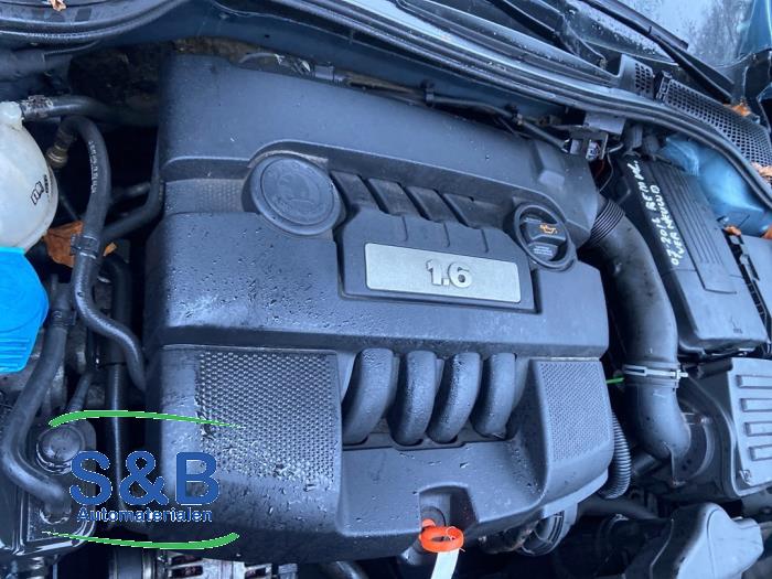 Motor van een Skoda Octavia Combi (1Z5) 1.6 MPI 2007
