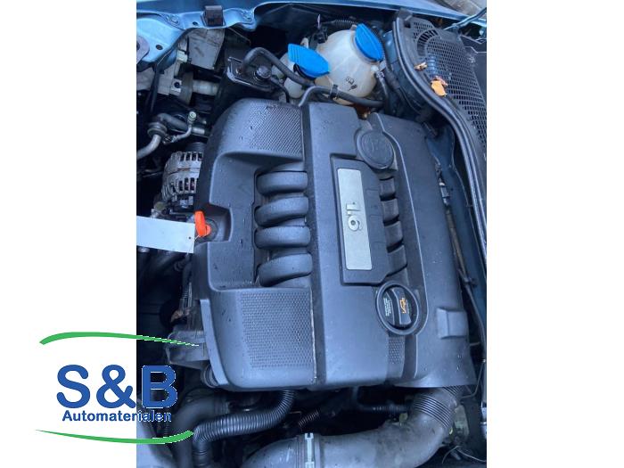 Motor van een Skoda Octavia Combi (1Z5) 1.6 MPI 2007