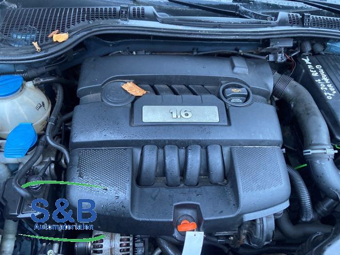 Motor van een Skoda Octavia Combi (1Z5) 1.6 MPI 2007