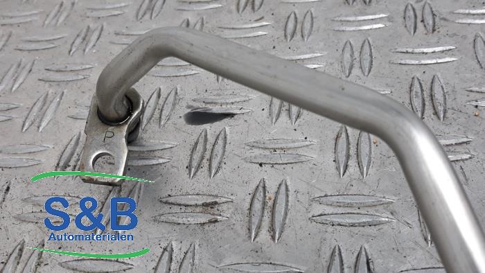 Oliedruk Leiding van een Audi A5 Cabrio (8F7) 3.0 TDI V6 24V 2013