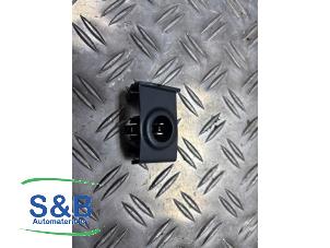 Gebruikte Pdc houder Audi A5 (F53/F5P) Prijs € 10,00 Margeregeling aangeboden door Schaap & Bron