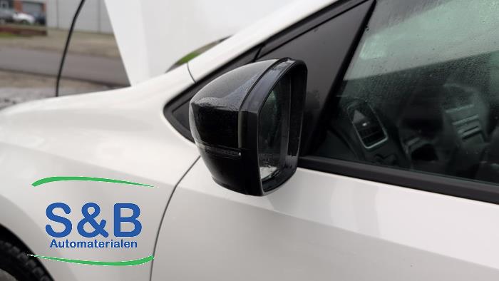 Buitenspiegel links van een Volkswagen Polo V (6R) 1.2 TDI 12V BlueMotion 2012